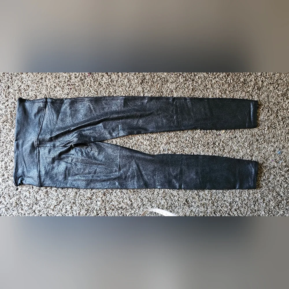 Spanx dark‎ gray faux snake skin print leggings size L
